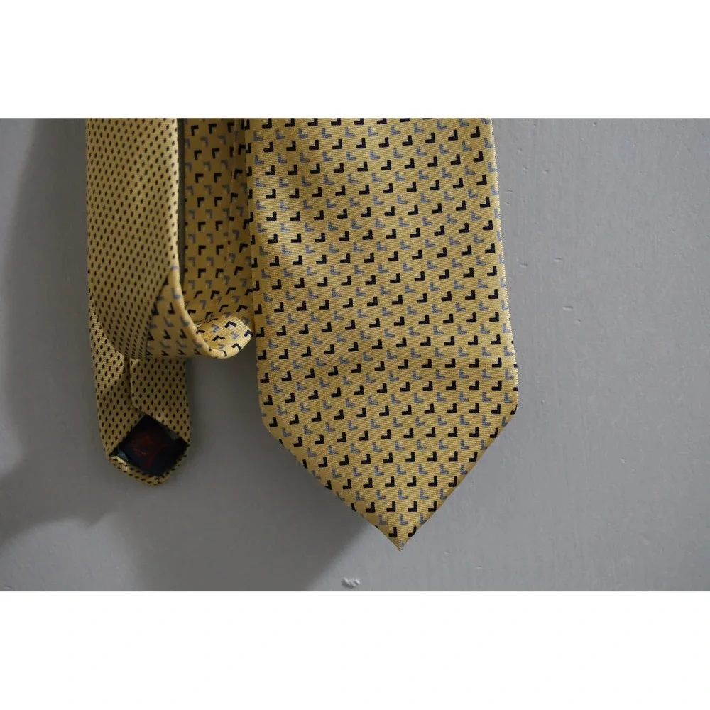 Tommy Hilfiger Mens Yellow Geometric Silk Necktie L-Pattern Made in USA